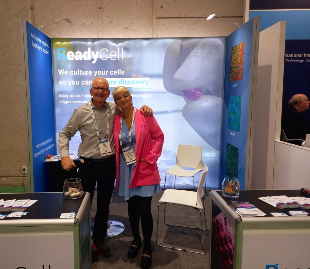 Carla Sapienza, Business Development Manager at ReadyCell, with our main distributor in the USA, AdariCell, at ReadyCell's Bio international Convention booth.